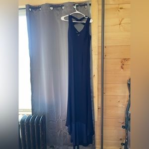 Size 6 V-neck front back open with crisscross pattern long train, worn once